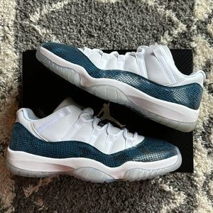 [NEW] Jordan 11 Low ‘Navy Snakeskin’